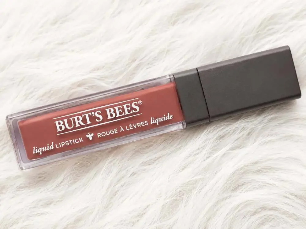 Burt's Bees 100% Natural Moisturizing Liquid Lipstick in shade 801 Sandy Seas